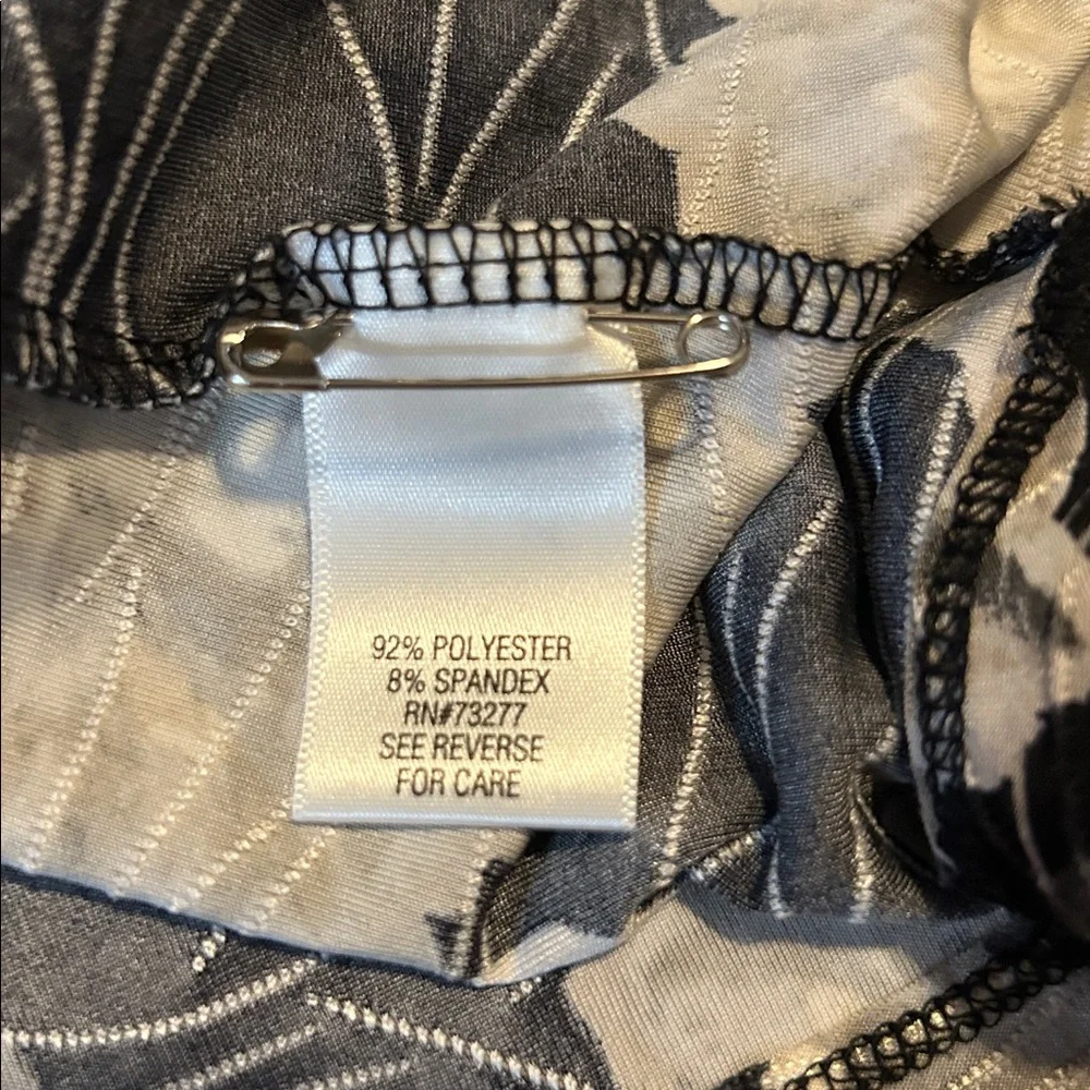 Croft & Barrow Black and Cream Leaf Pattern Top - Picture 3 of 7